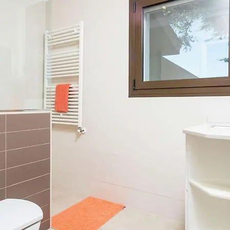 Magnolia Mas Palol, Casa Con Piscina Y Barbacoa A 5min De La Playa Alpesi faház